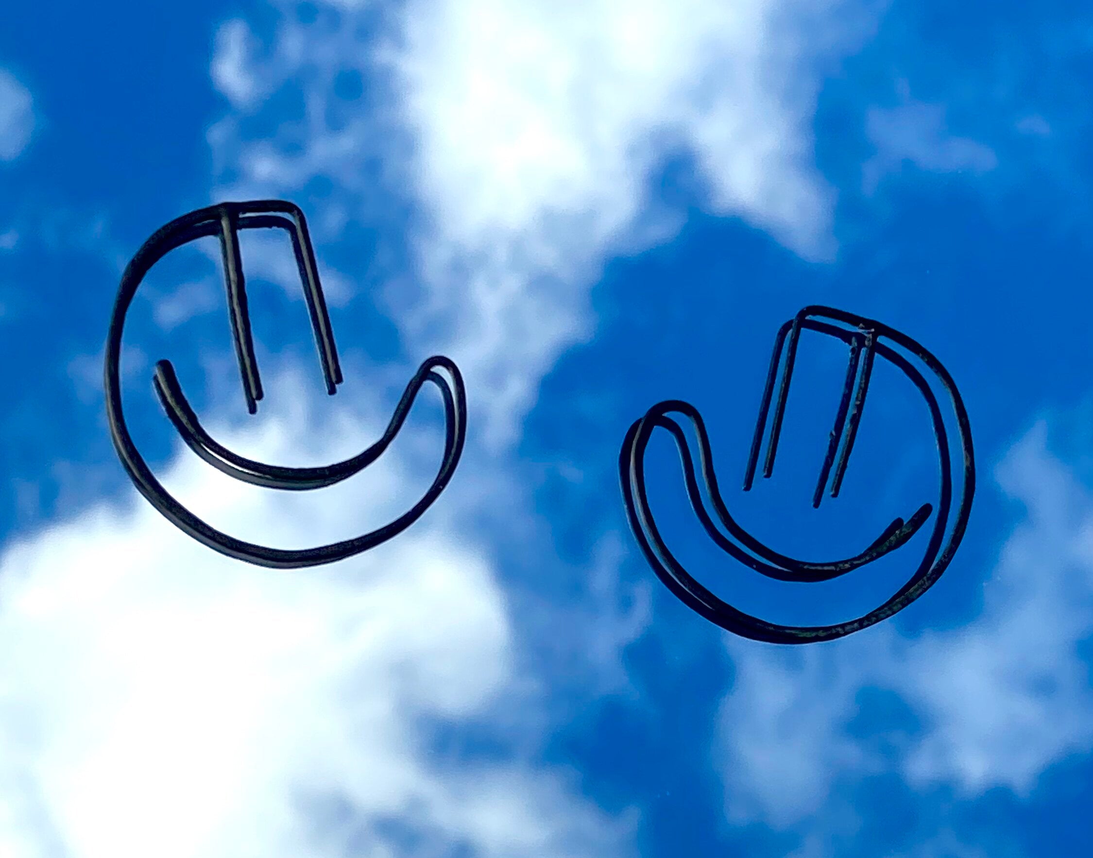 SMALL SMILE EARRINGS - MATTE PAPAYA