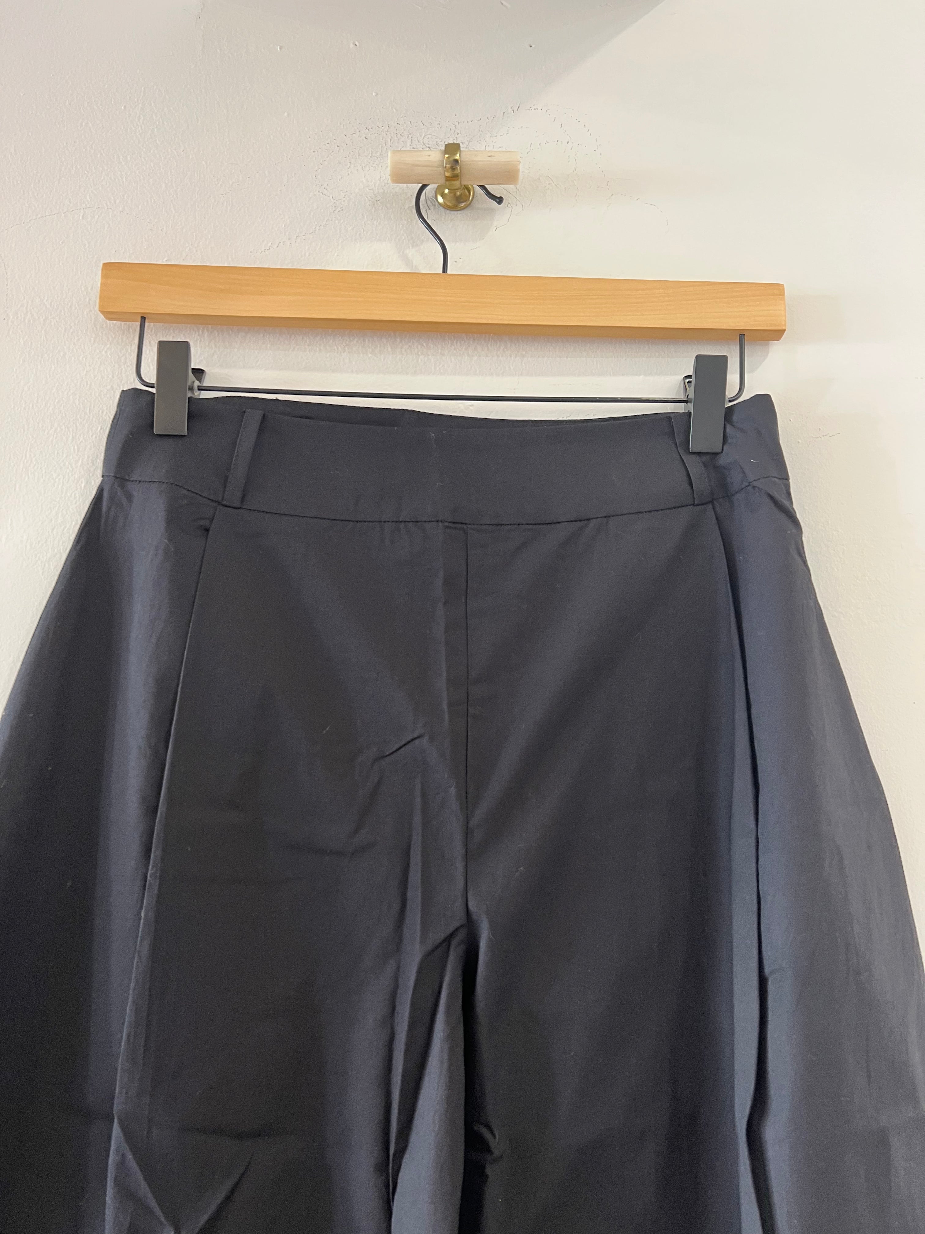 PLEATED PANT - BLACK