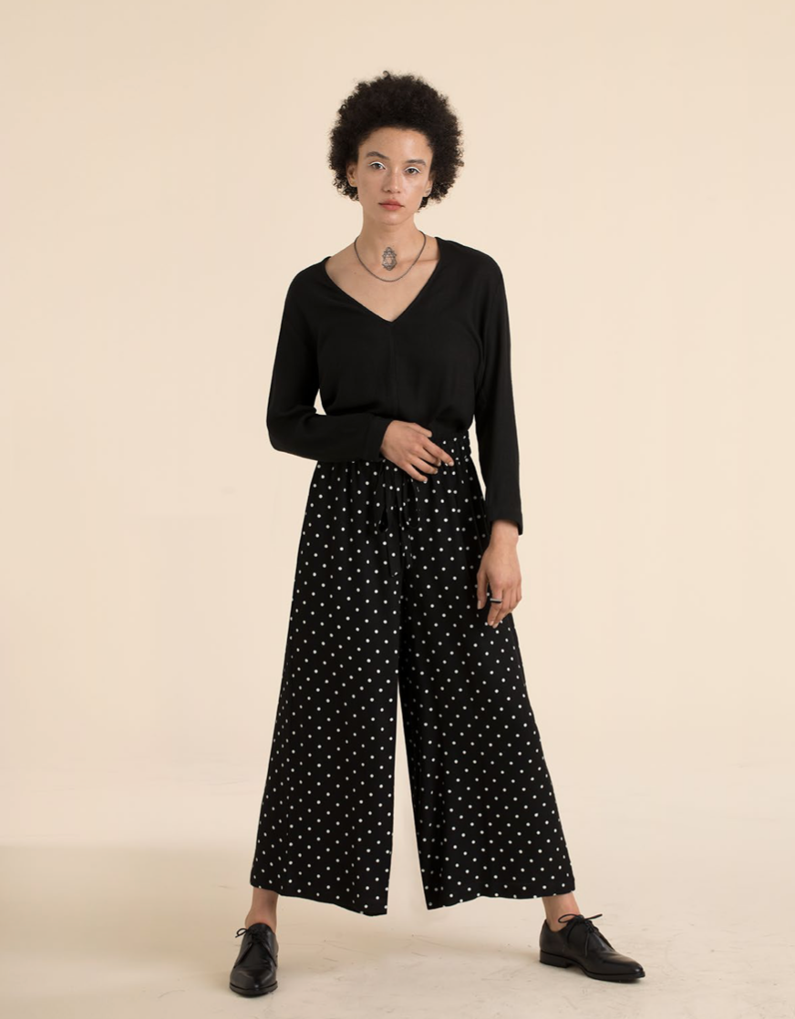 SAMPLE - CREPE DE CHIN V NECK TOP - BLACK